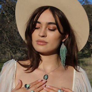 Meet your Posher, Maya